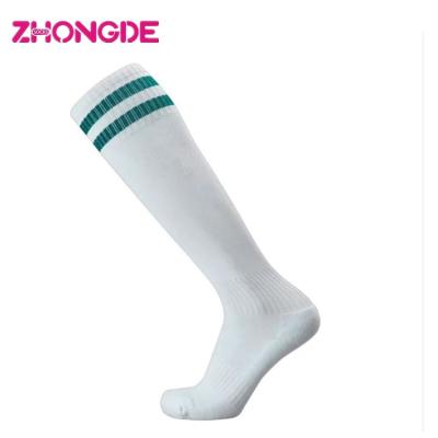 China Men Breathable Sporty Cotton Basketball Football Style White Socks 2 Stripe Socks for sale