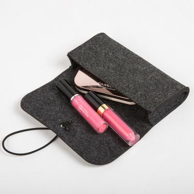 China Data Cable 2022 Hot Selling China Luxury Fashion Felt Custom Glass Lipstick Storage Bag Holder Badge Sunglasses Case for sale