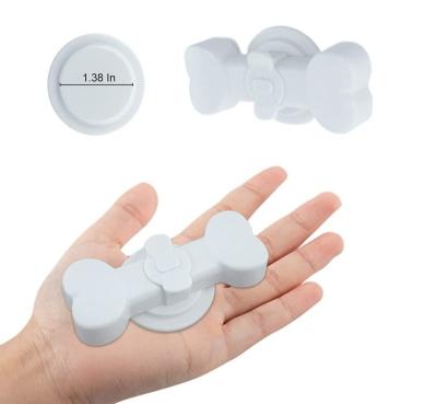 China Potty Stocked 2 Pack Pee Pad Holder Dog Pee Pad Holder for Leg-lifting with Strong Adhesive and Magnets for All Size Puppy Pads for sale