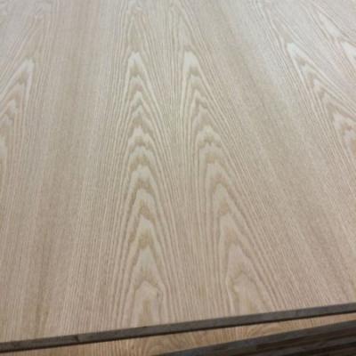 China Modern Decorative Veneer Faced Plywood 3mm 4mm Poplar Core Ash Fancy Natural Plywood for sale