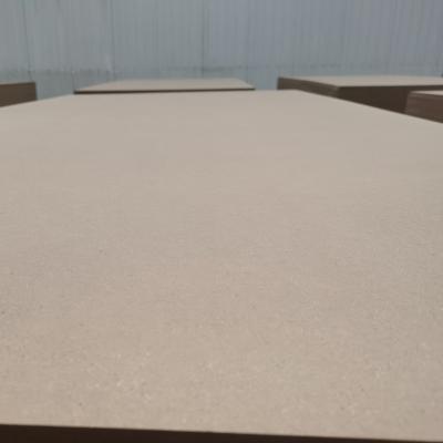 China 2100x2800mm 1830x2800mm 1830x2440mm Modern Raw 18mm MDF / Simple Colored MDF Industry for sale