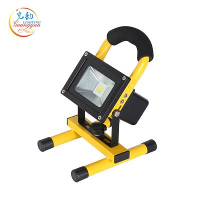 China Garden Portable Top Quality Cob Ip65 Waterproof 10w Led Rechargeable Flood Light for sale