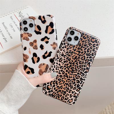 China 2021 Anti-fall Designer Dropshipping New Bling Girl Leopard Cheetah Print Phone Case Stand For iPhone 13 Pro Max Cover for sale