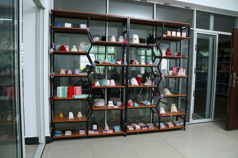 Verified China supplier - Yiwu Linluan Trade Co., Ltd.