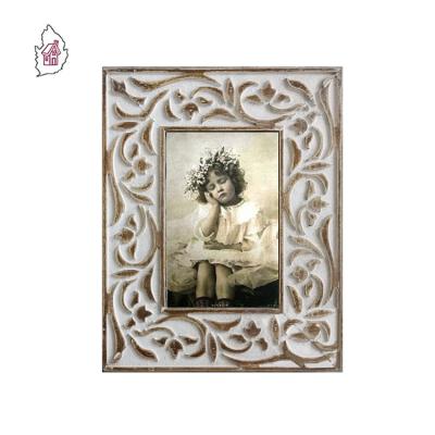 China Home Decor Carved Wood Wedding Photo Frame for sale