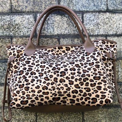 China Other Wholesale Customized Outdoor Weekend Tote Bag Overnight Canvas Leopard Duffel Bag for sale