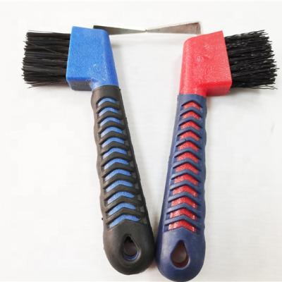 China Convenient Horse Head Hoof Pick Equestrian Equipment for sale