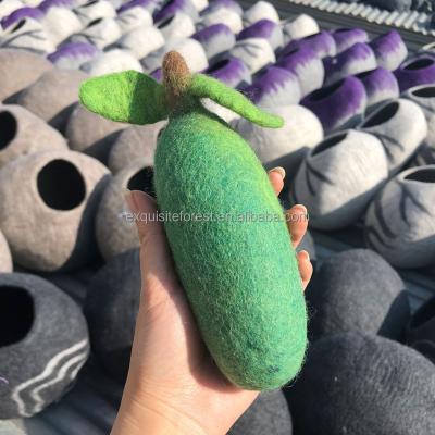 China Realistic Manual Food Ornament Toy Decoration Christmas Fruit Wool Felt Apple Felting Fruit Orange Mango for sale