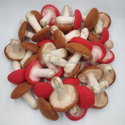 China Simulation Mushroom Mushroom Ornament Handmade Felt Vegetables Fruit Wet Wool Felt Food Toy 100%Wool Christmas Decoration for sale