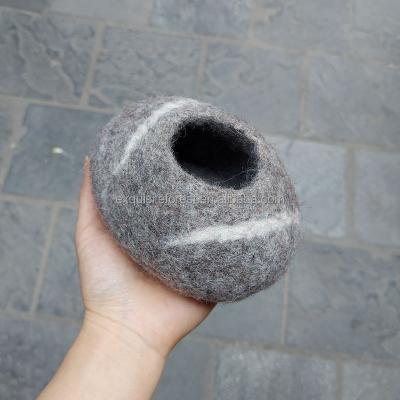 China Small sustainable exquisite handmade gray felted cute stable pet bed wool felt bird nest for sale