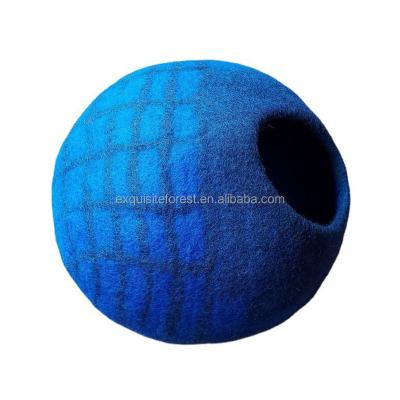 China Breathable Handmade Round Cat Shell Lattice Pet Bed Warm Partially Enclosed Cave Wool Felt Cat Nest for sale