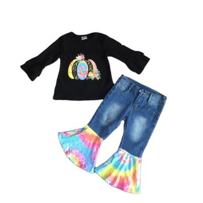 China Casual Babies Fall Cute Winter Halloween Pumpkin Applique Denim Tie Dye Bell Bottom Pants Set for sale