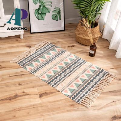 China Nordic Boho Washable Small Rug And Triangle Pattern Cotton Woven Throw Blanket With Tassel Decorative Cute Moroccan Bath Covers for sale