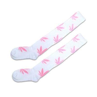 China QUICK DRY Supplier Manufacture Colorful Maple Leaf Cotton Hemp Leaf 420 Weed Tube High Quality Sports Weed Socks for sale