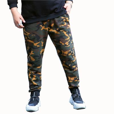 China Cheap anti-pilling camo bbig plus size wholesale unisex jogger men sweatpants with pockets for sale