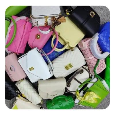 China Fashionable Used Clothing Popular High Quality Mixed Packaging random Delivery Fashion Designers Inclined Shoulder Bag Clut Stock Lady Handbags Used Bags for sale