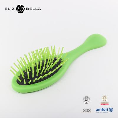 China Logotipo personalizado Nuevo diseño 100% laberinto biodegradable cepillo de cabello curvo con ventilación Detangling cepillo de cabello para mujeres peinado rizado en venta