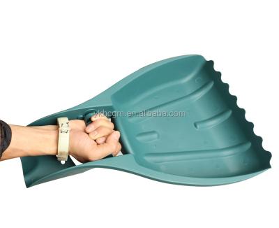 China Convenient Plastic Snow Sled Hand Held Shovel Sweeps Fallen Leaves and Sweeps Snow for sale