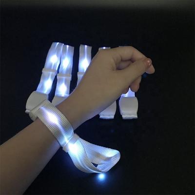 China Concert/Remote Wristband Party/Party Supply 2.4G LED Promotion New Product for sale