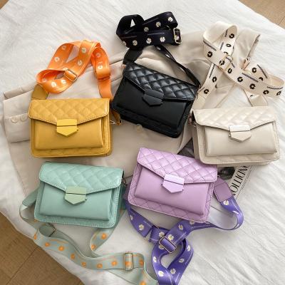 China 2022 New Fashion Design Fashion Women Leather Chain Small Cross - Body Sling Bag for sale