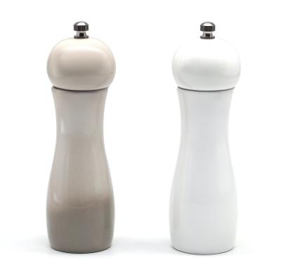 China Kitchen Sustainable Pepper Salt Mills Wooden Salt And Spice Wooden Pepper Grinder for sale