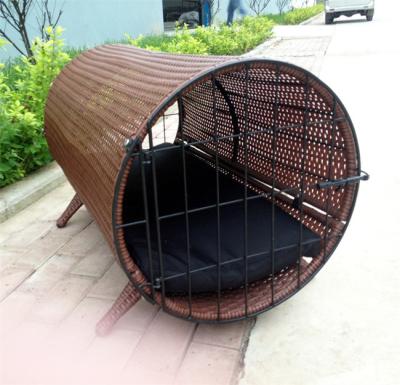 Chine CE BSCI Rattan Pet avec coussin Rattan rond plat pour chien chat Pet House Kennel Meubles d'extérieur à vendre