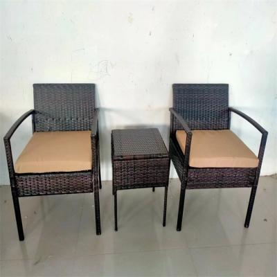 China Outdoor Patio Wicker Esszimmer Set Tischstühle Gehärtetes Glas Tischplatte Veranda zu verkaufen