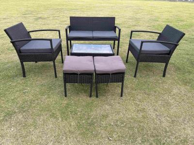 China 4 oder 6 Stück Rattan-Möbel-Sets Außen-Tisch und Stuhl Ottoman Hocker Set Balkon-Möbel-Sets zu verkaufen