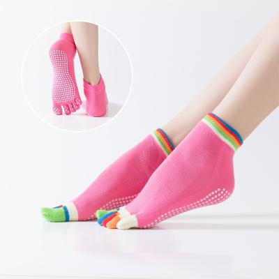 China Socksmate QUICK DRY Yoga Socks Non Slip Glue Dispensing Five Finger Trampoline Gift Split Toe Sports Socks for sale