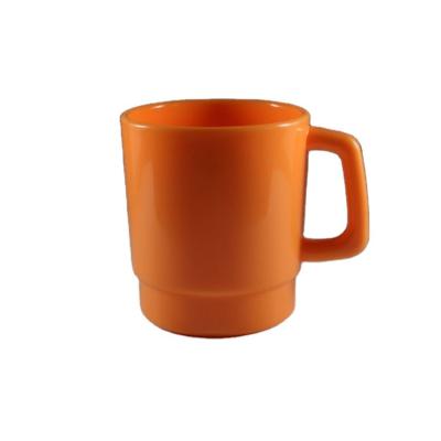 China 11 Ounce Sustainable Plastic Hard Plastic Reusable Tumbler Coffee Cup Mugs with Hand Grip for Beer Coffee Milk Tea Juice Cold Drink for sale