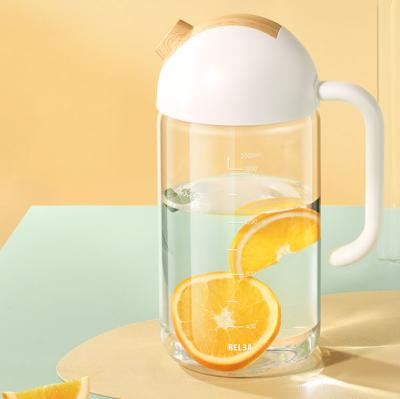 China Large Capacity 2000ml Borosilicate Glass Home Use Sustainable Water Jug Glass Water Jug Set With Lid And Handle for sale