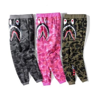 China QUICK DRY Summer And Autumn New Bape Pants Camouflage Shark Fashion Cotton Velvet Camouflage Casual Men's Youth Loose Trousers for sale