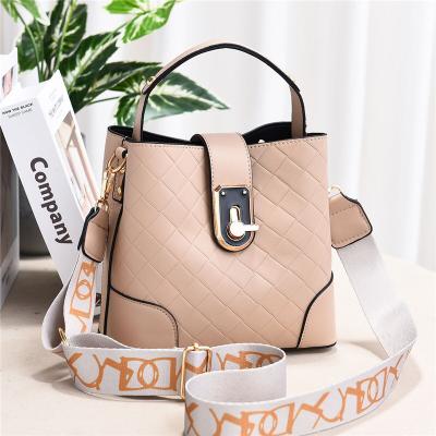 China Vintage wholesale price fashion handbags women bags cross - body bag luxury handbags for women 2021 for sale