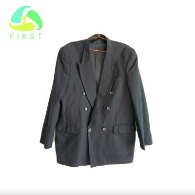 China Latest Style / Fashion Mens Cloth Used 45kg Bales Second Hand Clothes UK Mens Suits for sale