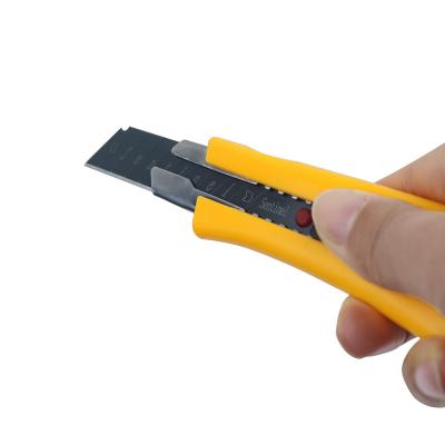 China Low MOQ Blade Utility Knife Cheap Quick-change Plastic Utility Knife Cutter 18mm With Safety for sale