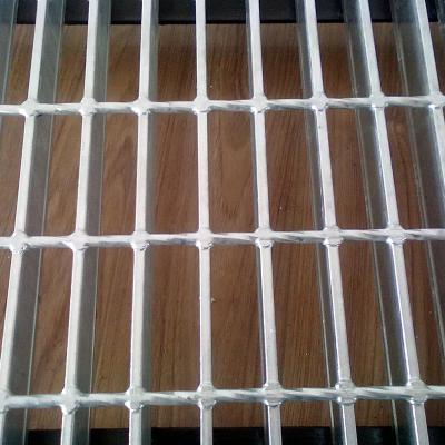 China Low Carbon Iron Square Hole Steel Grating en venta