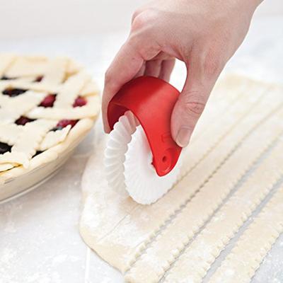 China Plastic Pastry Pie Decor Cutter Wheel Roller For Pizza Pizza Pastry Lattice Cutter Pastry Baking Cutter Tools AHL0036 for sale