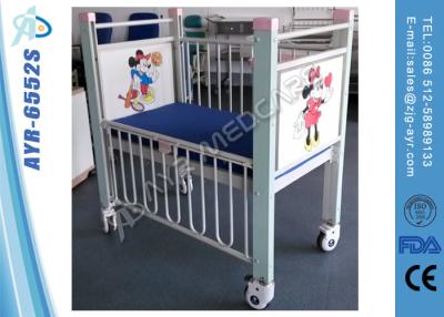 China Iron Platform Newborn Baby Pediatric Hospital Bed With Steel High Rails for sale