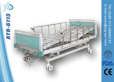 China Cama ajustable del hospital manual multifuncional lujoso para el paciente en venta