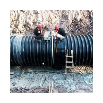 China DN300-DN1800 Green Environmental Protection Steel Belt Reinforced HDPE Double Wall Corrugated Pipe For Drainage for sale