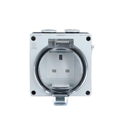 China Industrial Outdoor Waterproof Socket IP66/Multipurpose Residential Outdoor Waterproof Socket for sale