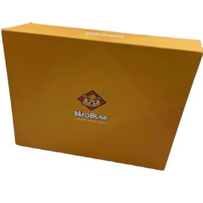 China Stockgrootte Kleur Rigid Uitglijdend Gift Drawer Box Custom Logo Wit PET Voor Kind Game Card Gift Box Te koop