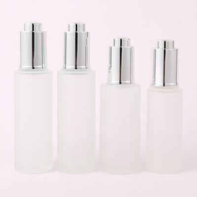 中国 30ml注文のゆとりは圧力点滴器化粧品のSkincareによってガラス ビンを曇らした 販売のため