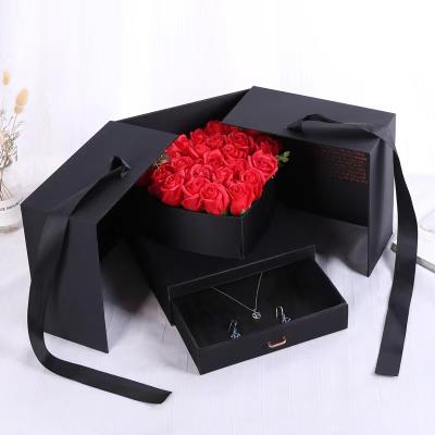 Chine Tiroir noir de 24*24*15 cm et boîtes d'emballage de fleurs en papier à double porte ouverte pour les petites entreprises à vendre