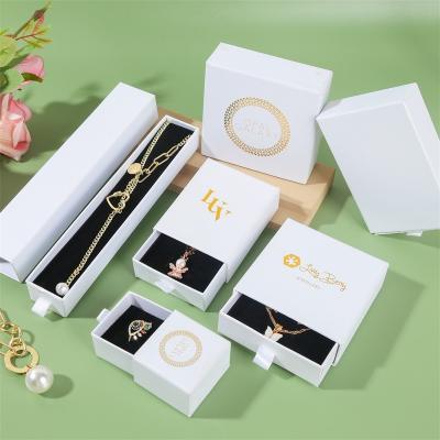 China Luxury Velvet Jewelry Packaging Box Set Necklace Bangle Bracelet Ring à venda