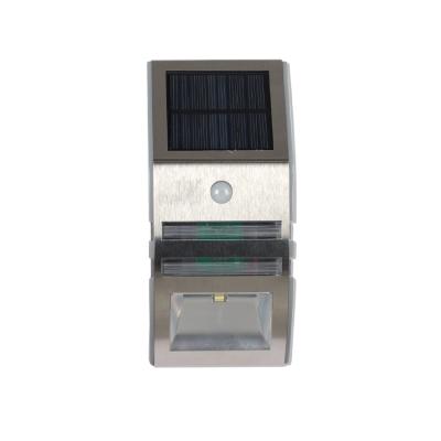 China 2021 Waterproof Outdoor Garden Stair LED Outdoor Backyard Solar Powered Motion Sensor Light for sale