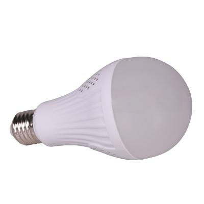 China 7W 9W 12W E27 LED Rechargeable Bulb Light Portable High Quality LED Emergency Light Bulb en venta