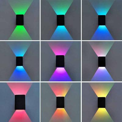 China Modern Success Led Bedside Colorful Remote Control Atmosphere Room Decor Fashion RGB Ambient Wall Light en venta