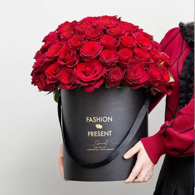 Cina all'ingrosso taglia personalizzata design matto scatola cilindrica di carta rotonda per regalo San Valentino 2023 funghi rosa fiori imballaggio regalo in vendita