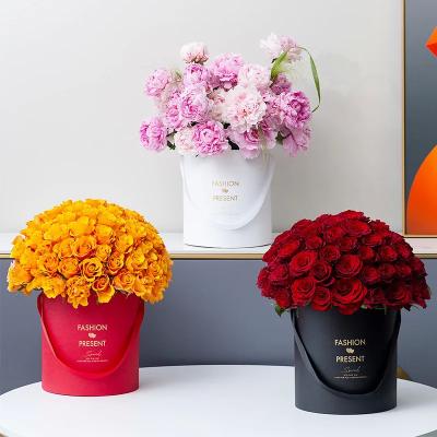 China 3 Stück/Set rundes Papier Geschenk Blumenboxen für Pilze Rose Blume Valentinstag Blumensträuße mit Ballons benutzerdefiniertes Logo gedruckt zu verkaufen